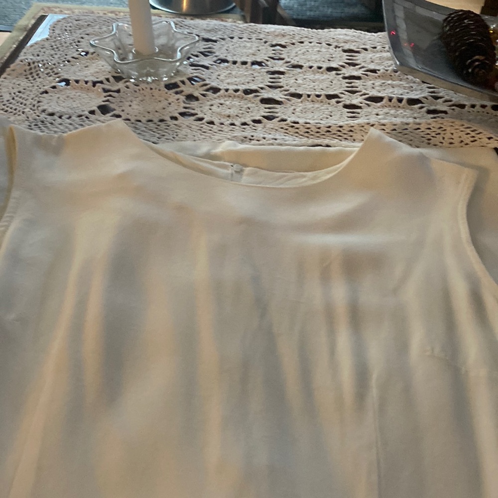r- wear sleeveless dress